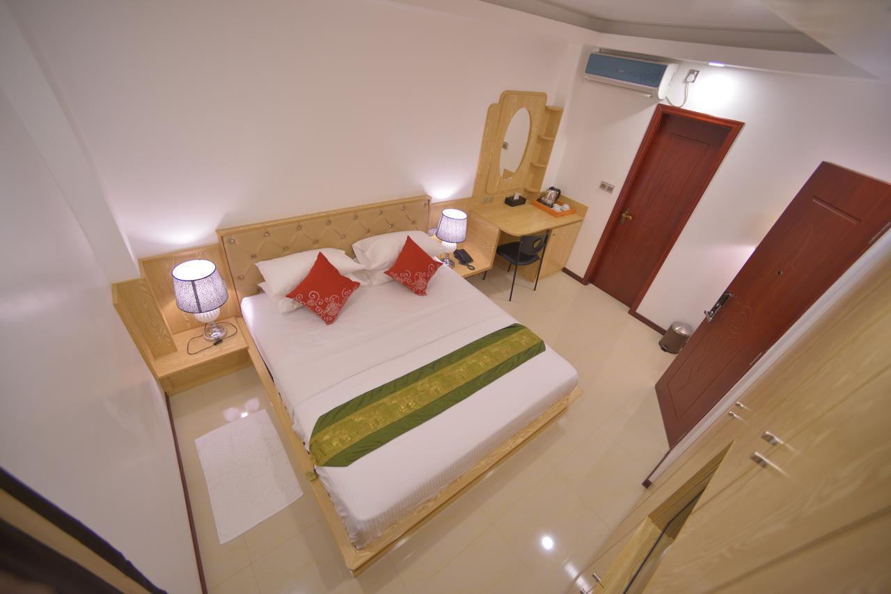 Hathaa Beach Maldives Хулхумале Экстерьер фото